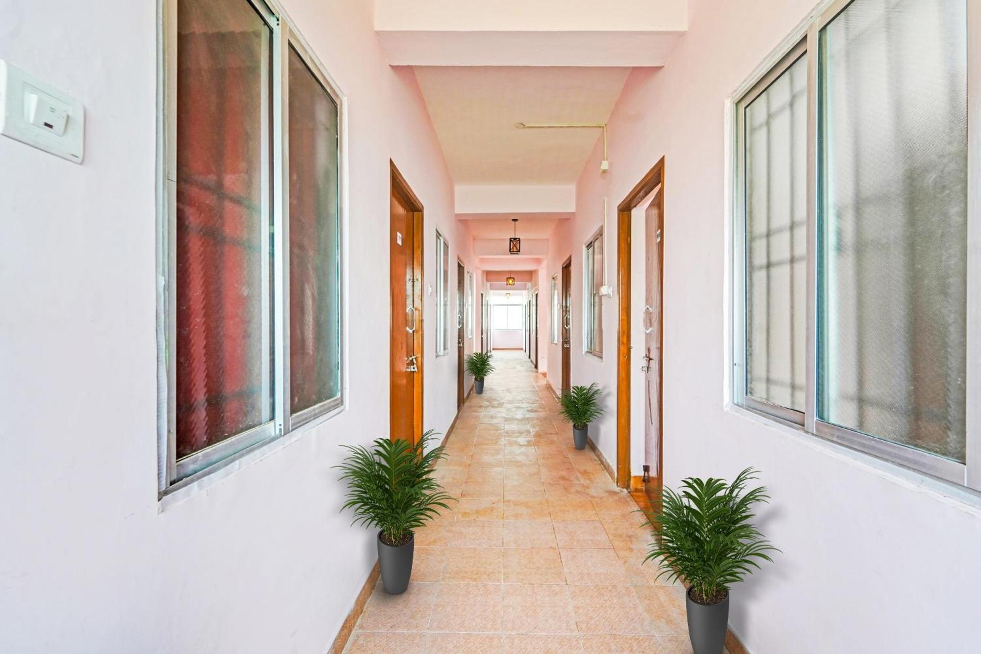 Hotel O Karapakkam, Madrás Exterior foto